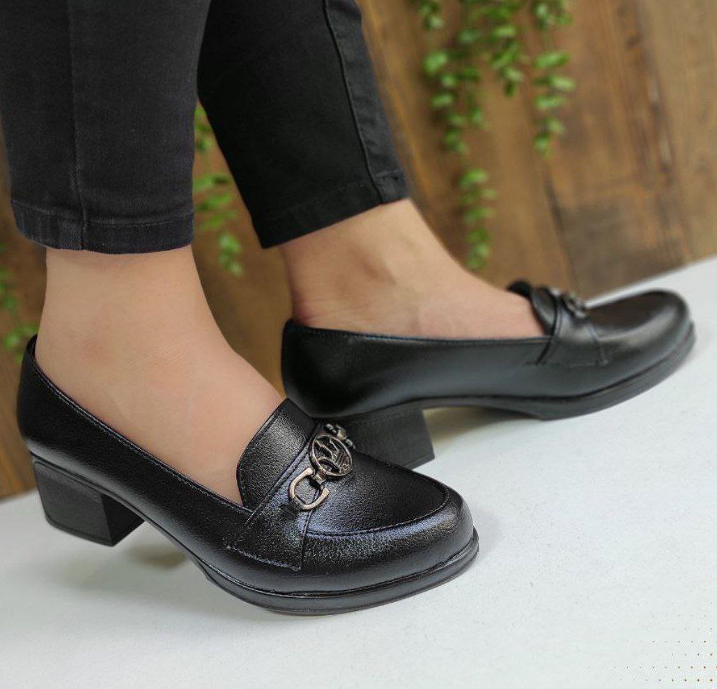 کالج پاشنه پنج سانت اداری